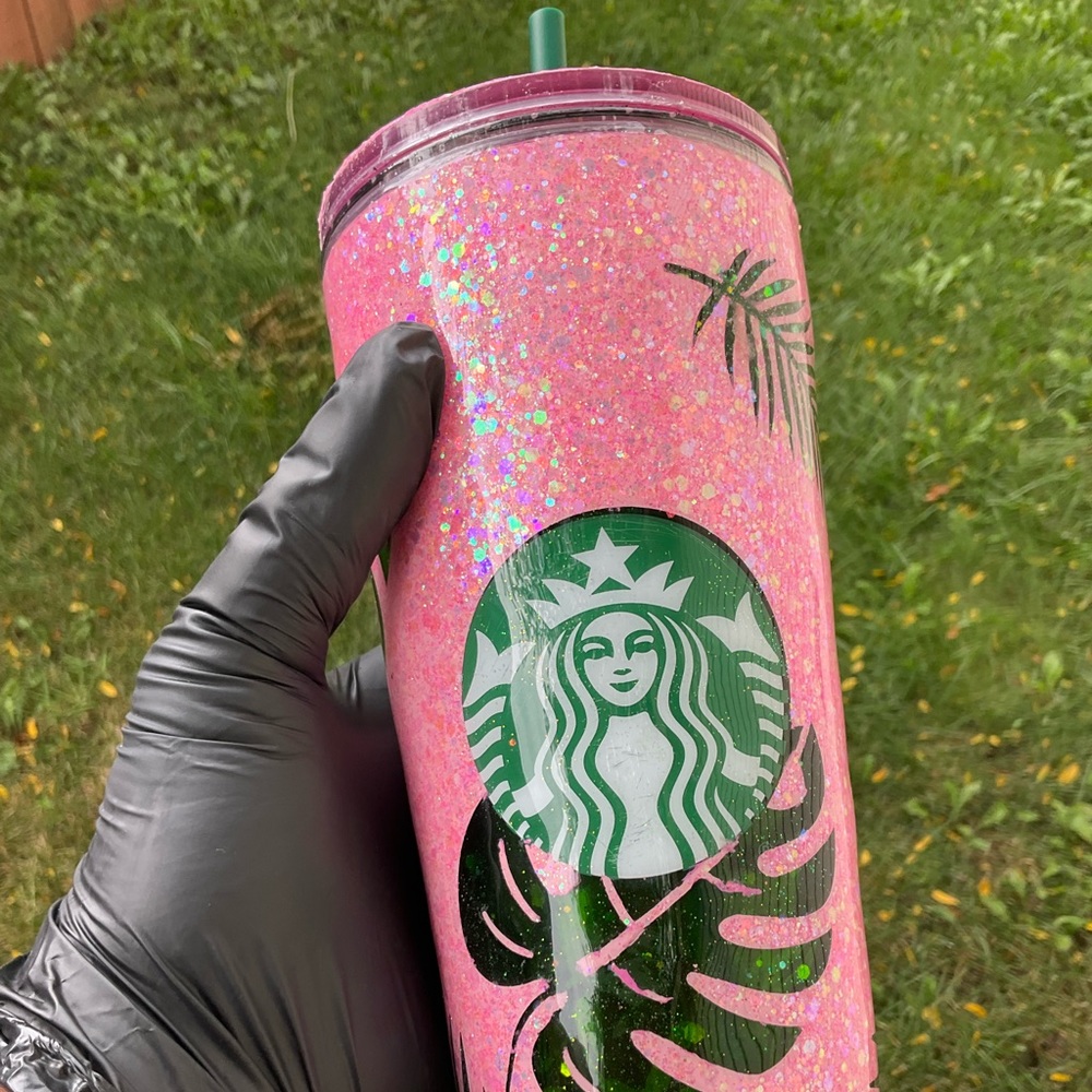 Custom glitter cup- 🚨SOLD 1/12/23🚨